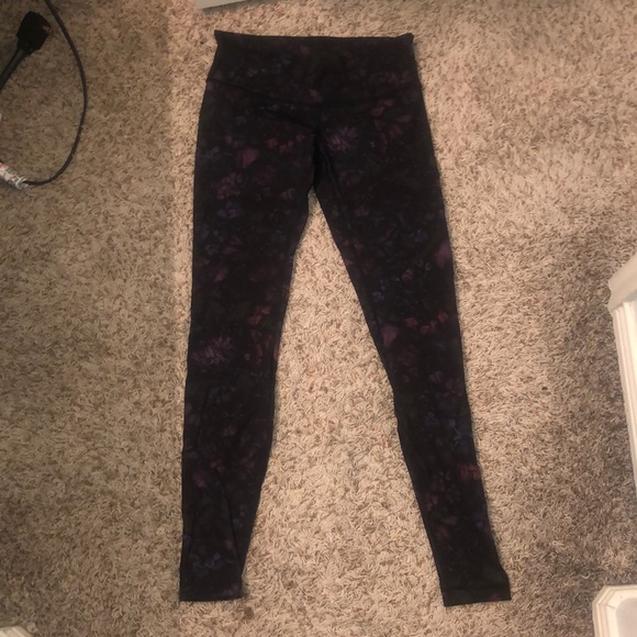 Lulu Lemon Leggings - Picture 1 of 4